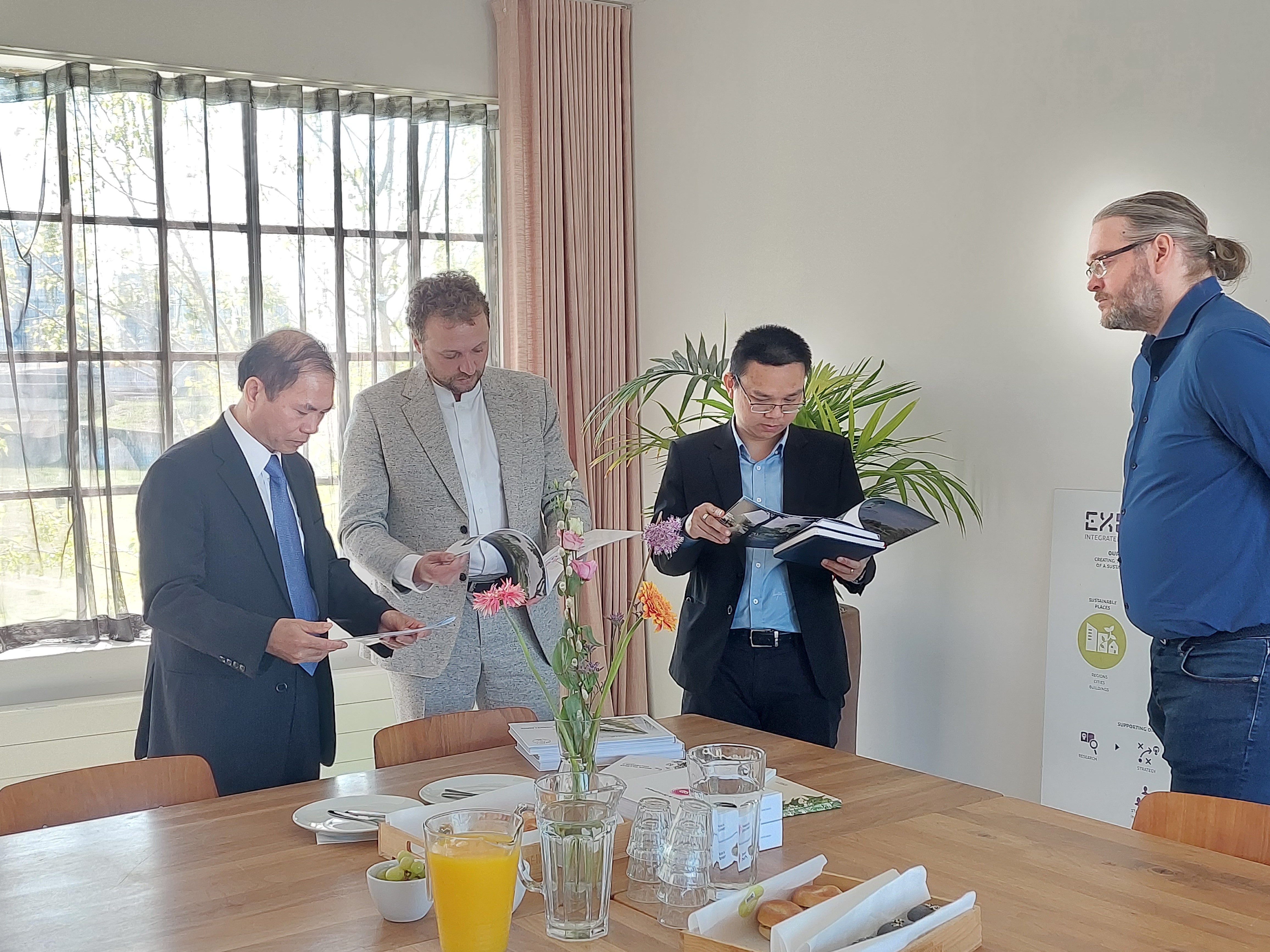 Except Integrated Sustainability meeting with the Vietnamese Amabassor to the Netherlands.jpg