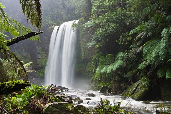 Hopetoun falls; Photo by DAVID ILIFF. License: CC-BY-SA 3.0